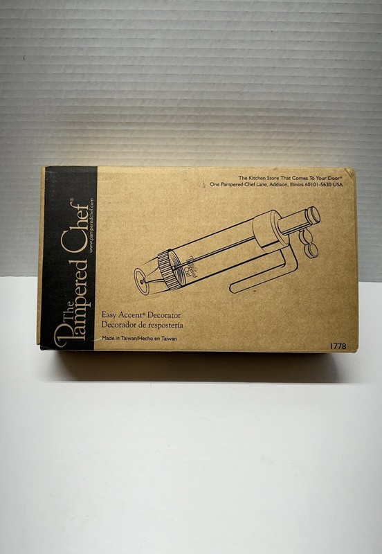 Pampered Chef Easy Accent Decorator #1778 with decorator and 6 tips – EUC