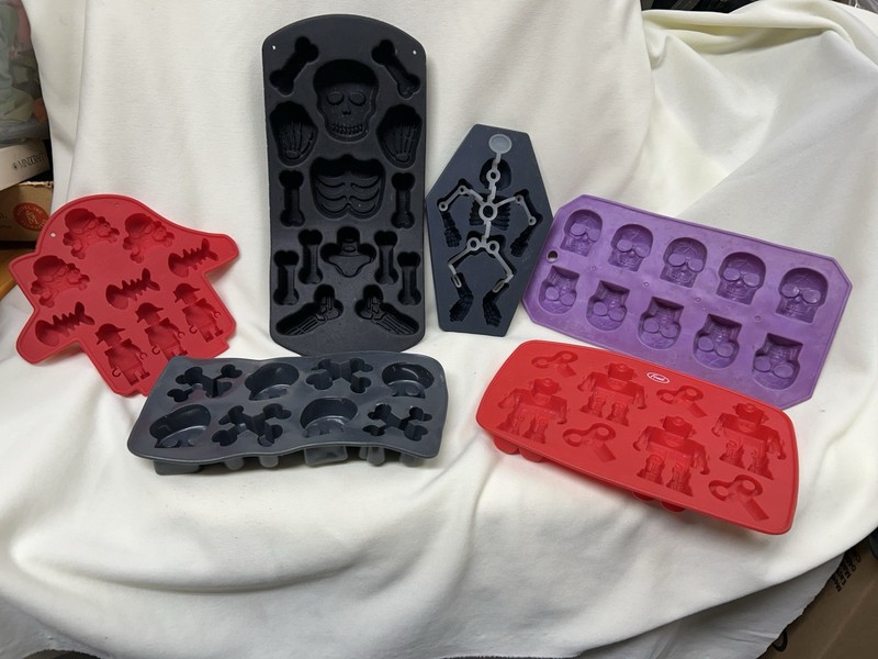 6 Silicone Molds Skeleton, Robot, Alien, Skull Ice, Candy Made By Hobbes & Fred