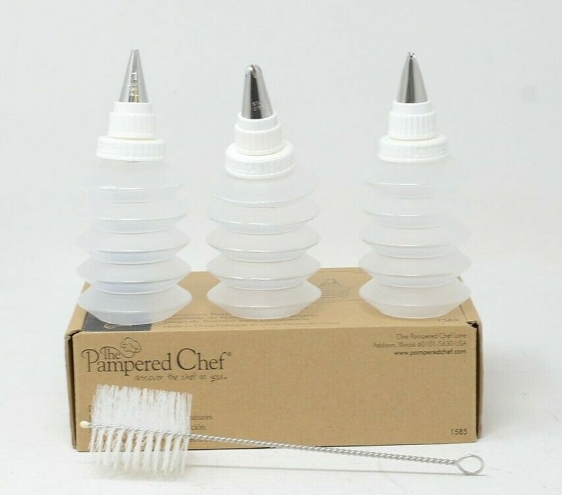 Pampered Chef Decorating Bottle Set