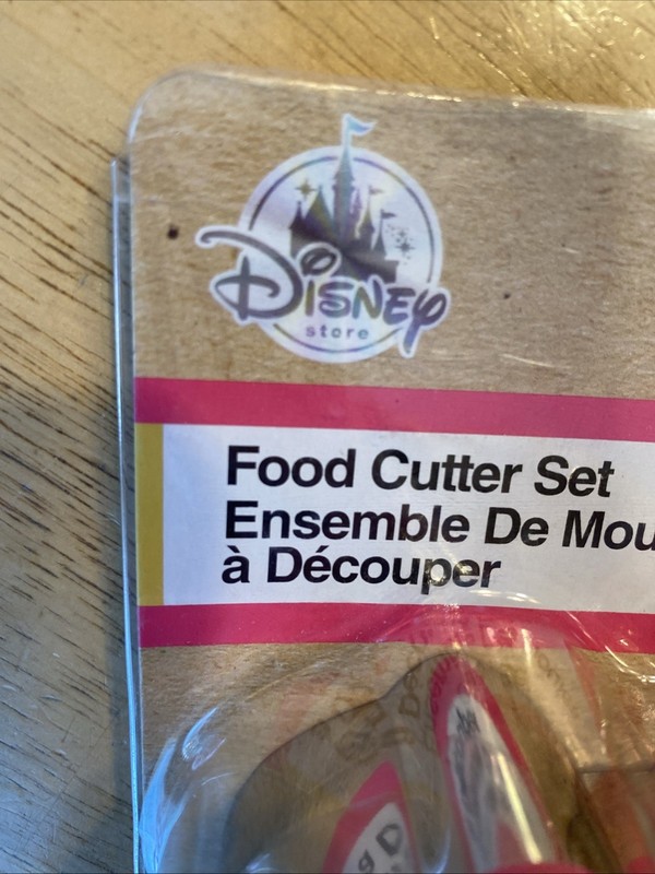 Disney Eats Food Cutter Set- Minnie Mouse Bow and Flower Disney Store See Photos gallery