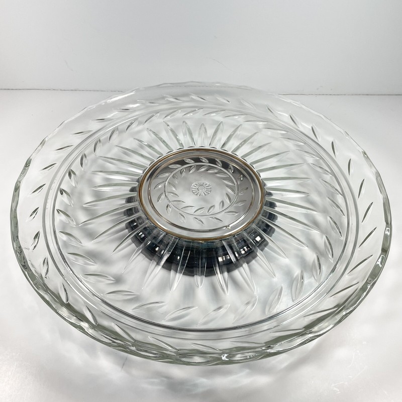Vintage Cake Plate 13 1/2” Diameter Plate With A Silver Played Base In Original