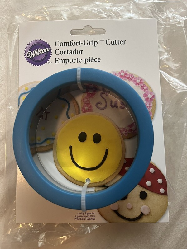 Wilton Round Circular Comfort Silicone Lined Grip Cookie Cutter 4 Inch Biscuit