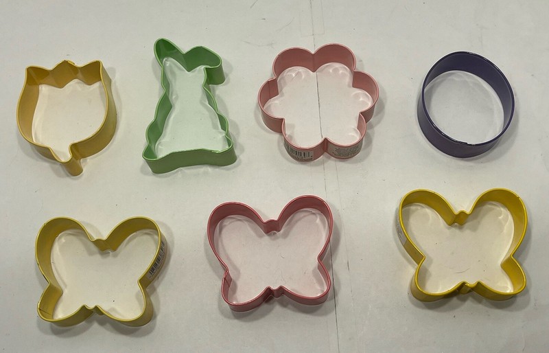 Wilton Easter Spring Cookie Cutter Lot Rabbit, Butterflies, Egg, Tulip, Flower