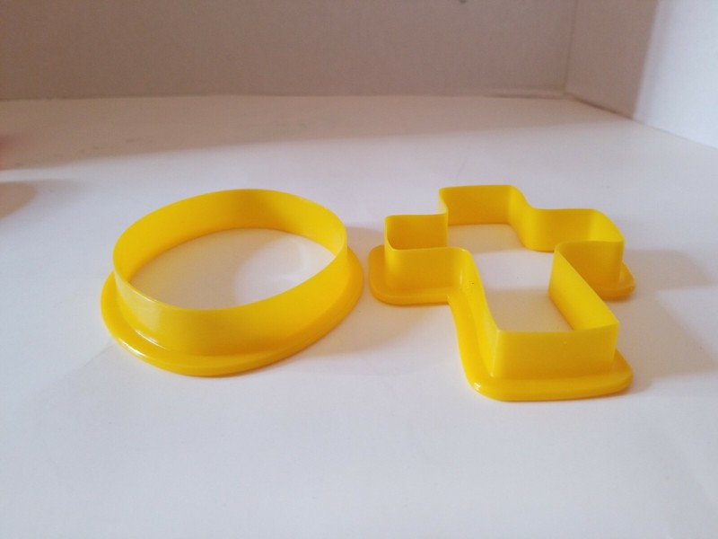 Cookie Cutters Easter Set of 2 Yellow Plastic 3.5″ EGG CROSS