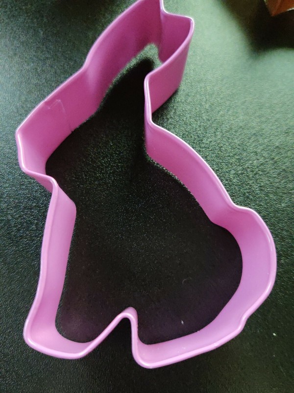 Wilton metal bunny rabbit shaped cookie cutter 3″ purple