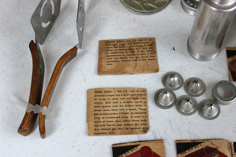 PAIR VINTAGE SETS 1960s MIRRO ALUMINUM CAKE PASTRY DECORATING KITS & CAKE CUTTER gallery