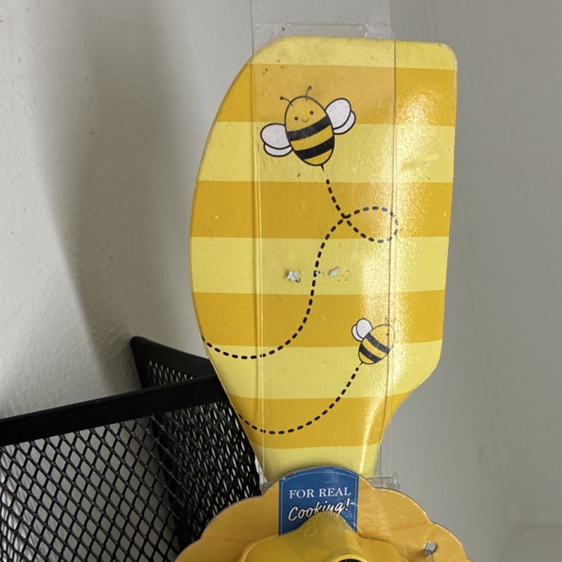 Handstand Kitchen Busy Bee Beehive Cookie Cutter w/ Spatula BPA Free 2pk gallery