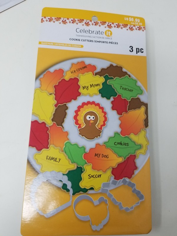 Celebrate It Thanksgiving Cookie Cutters Set of 9 Turkey Leaf (3 Sets of 3) gallery