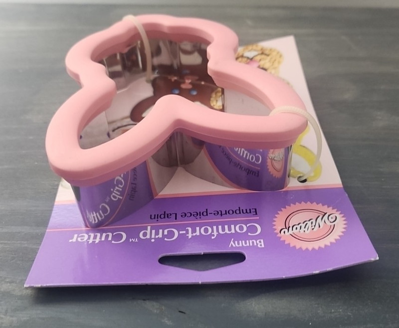 2006 Wilton Bunny Comfort-Grip Cutter - Stainless Steel Cookie & Dessert Cutter gallery