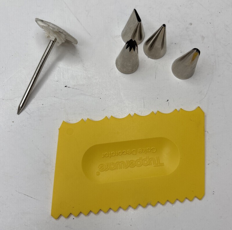 Wilton Basic Cake Decorating Set Pastry Tube Set gallery