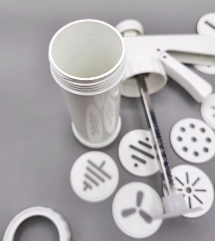 WILTON Spritz Cookie Press Box Set Cookie 12 Discs Complete Baking Cooking gallery