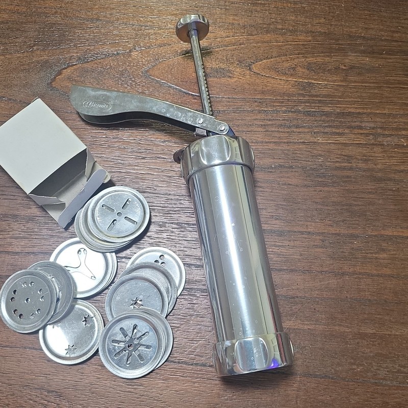Vintage Biscuit Metal Cookie Press Set Silver w/ Handle, 19 Discs gallery