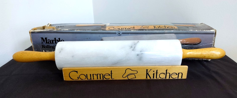 VTG MARBLE ROLLING PIN WITH WOOD CRADLE