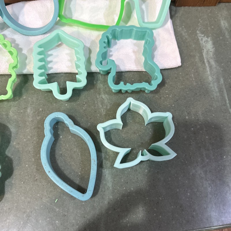 Lot Of 20 Cookie/Playdoh Cutters, 3D print Xmas Holiday various gallery