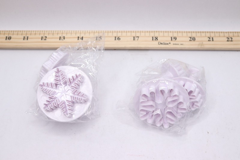 (6-Pk) Ilauke Snowflake Fondant Cookie Cake Plunger Cutters Mold Embossing Tools gallery
