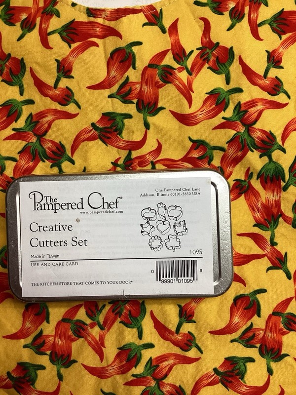 Pampered Chef Creative Cutters Set 1095 Mini Set of 8 Factory Sealed New