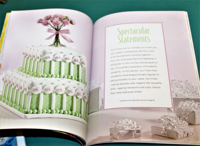 Wilton: CELEBRATE! with FONDANT Cake Softcover Book #902-911 VGUC - Illustrated gallery