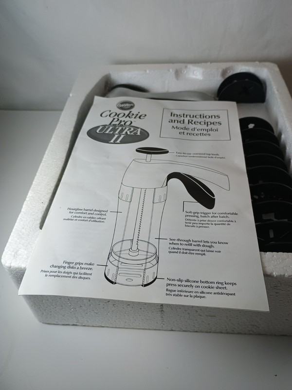 Wilton Cookie Pro Ultra II Complete in Box 18 Discs Worlds Best Cookie Press gallery