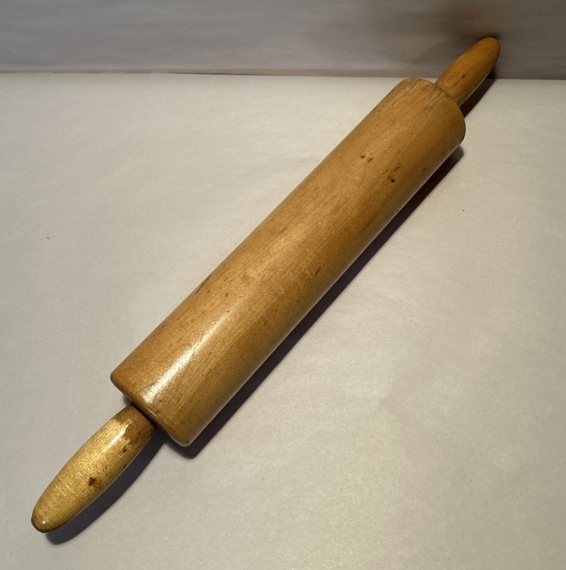 Vtg Wooden Rolling Pin 17” Dough Roller Pastry Roller Excellent Crafts
