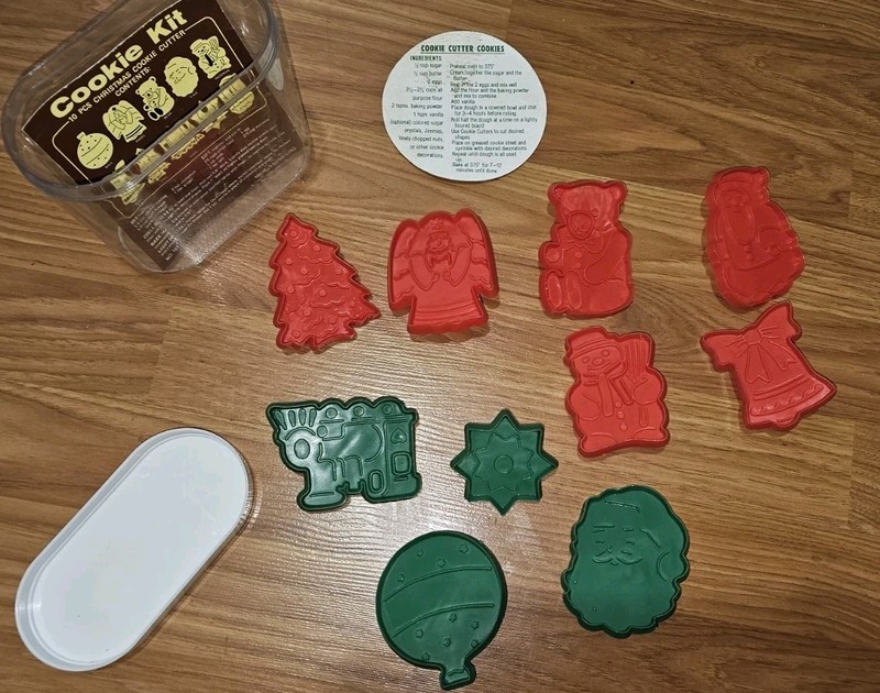 Vintage 1970s Cookie Kit Christmas Cookie Cutters Set 10 pcs Red Green