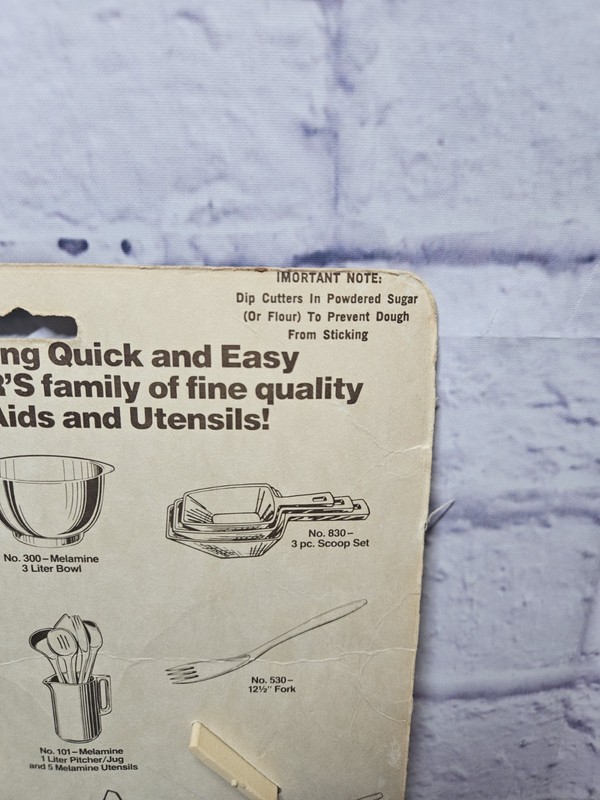 Hutzler Cookie Cut-Ups - Vintage Cookie Cutter Set of 5 - 1981 NEW OLD STOCK gallery
