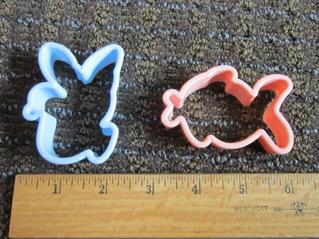 Cookie Cutters Teddy Bear Whale Flying Bird Fish Pig Chicken Small Plastic 6 gallery