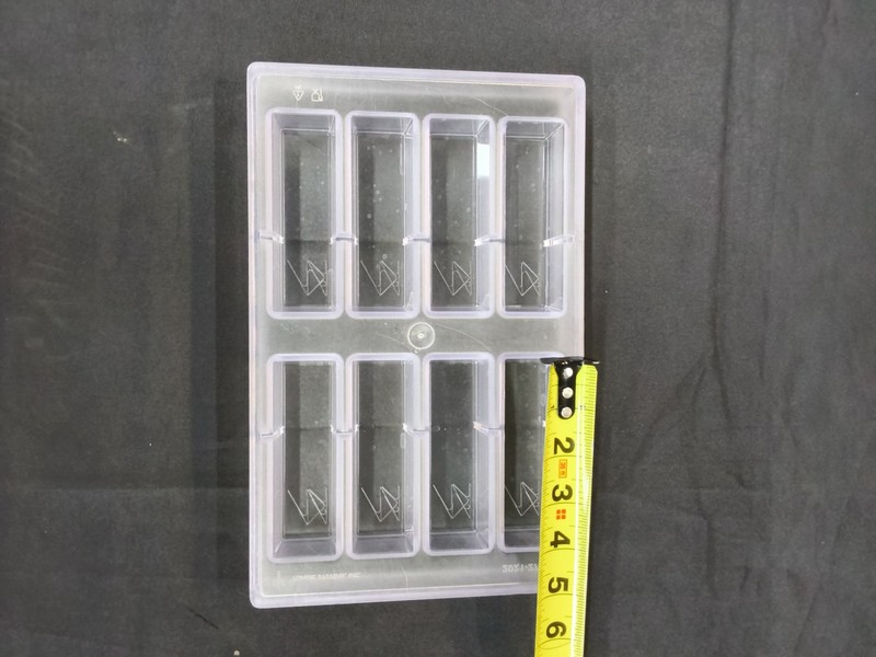LOT OF 4 POLYCARBONATE CHOCOLATE MOLD CANDY BARS, 8 CAVITIES gallery
