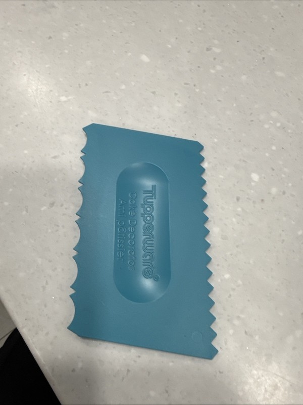 Vtg Tupperware Cake Decorating Tool Ami Potissier #1558-3 Blue