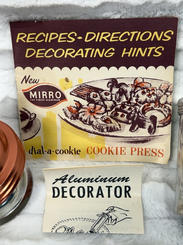 Mirro –Dial-A-Cookie Press With Booklet gallery