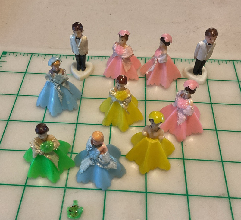 Wedding 10pc Mini Bride & Groom Cake Topper Figurines Plastic 2in Multicolor