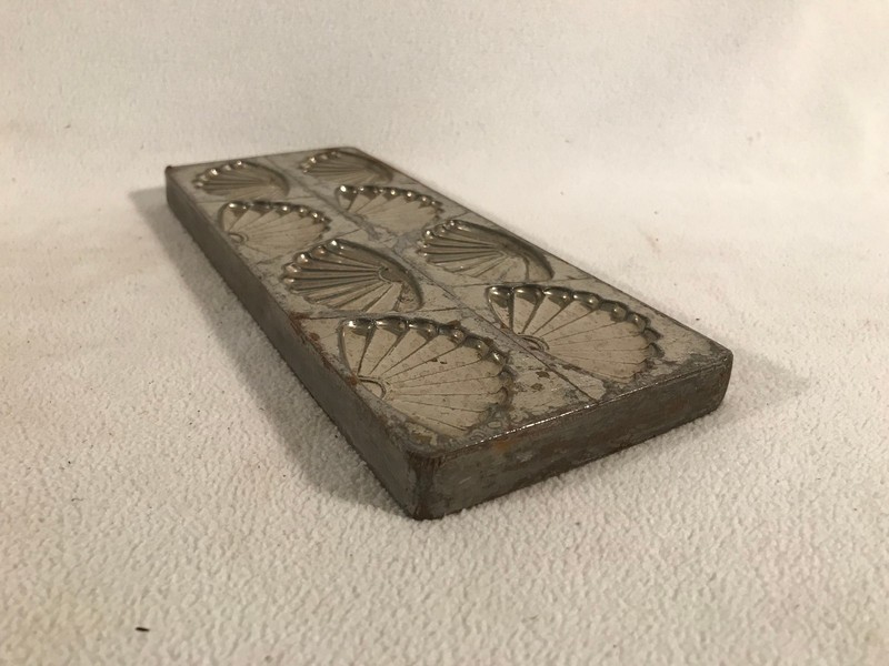 Vintage J.V.D. Klip Aluminum Candy Chocolate Rotterdam Holland Mold ~ Shells gallery