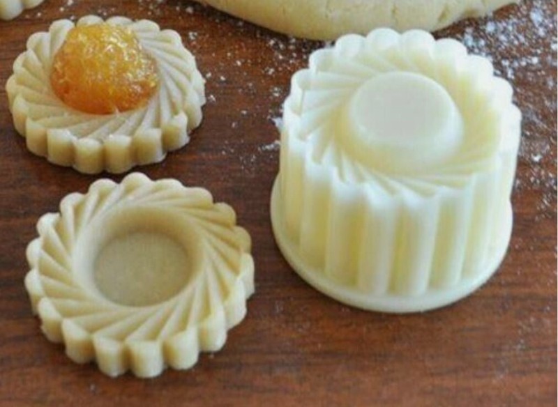 Daisy Pattern Mould/Malaysia Pineapple Jam Tart Thumbprint Linzer Cutter 10pcs gallery