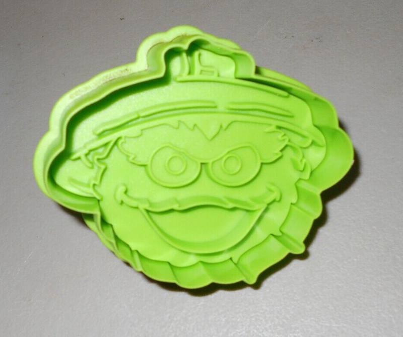 Sesame Street Cutters Williams- Sonoma Oscar Grouch Elmo Ernie Cookie Monster gallery