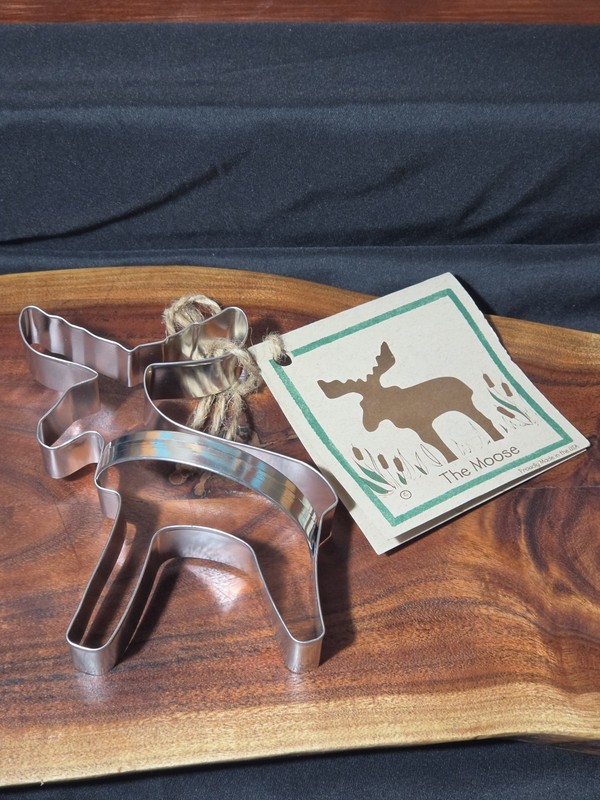 MOOSE COOKIE CUTTER W/ Handle BY ANN CLARK New With Tag And Recipe 6" gallery
