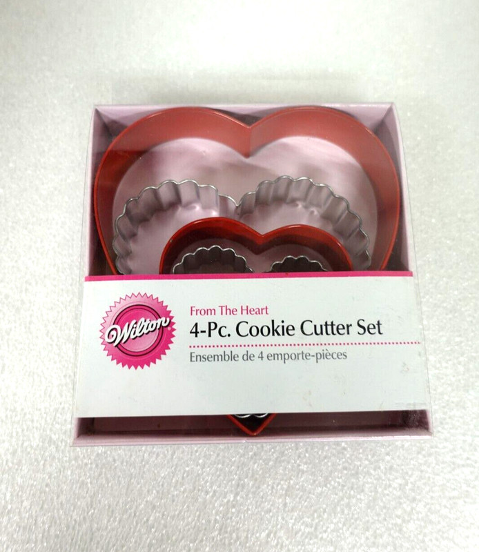 Wilton from the heart 4 pc cookie cutter set – HEARTS / 2308-1203 / NEW