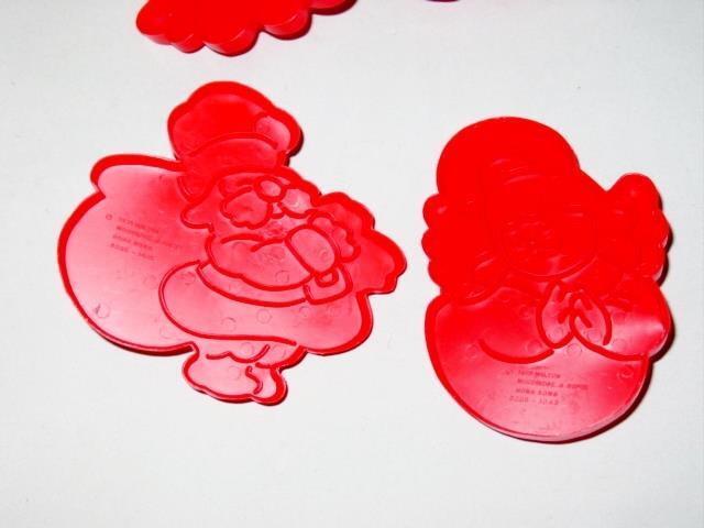(4) 1970s Lot Vintage Wilton COOKIE Christmas Cutters SANTA ANGEL TREE WREATH gallery
