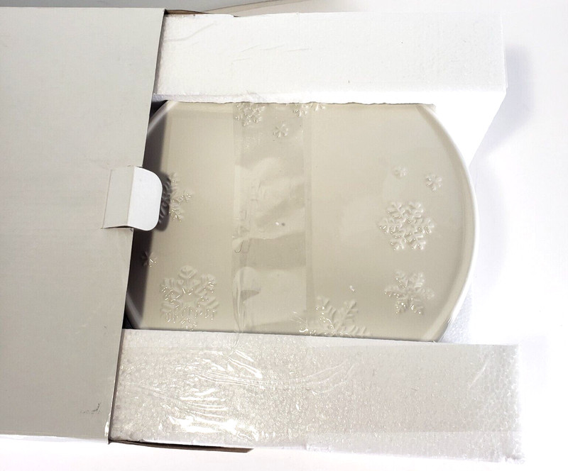 Hallmark Cake Dish Cookie Dessert Stand Winter White Raised Snowflakes 10" NEW gallery