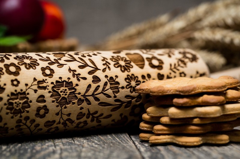Engraved Rolling Pin Carved Wooden Rolling Folk Textured cookies by Oma Marta