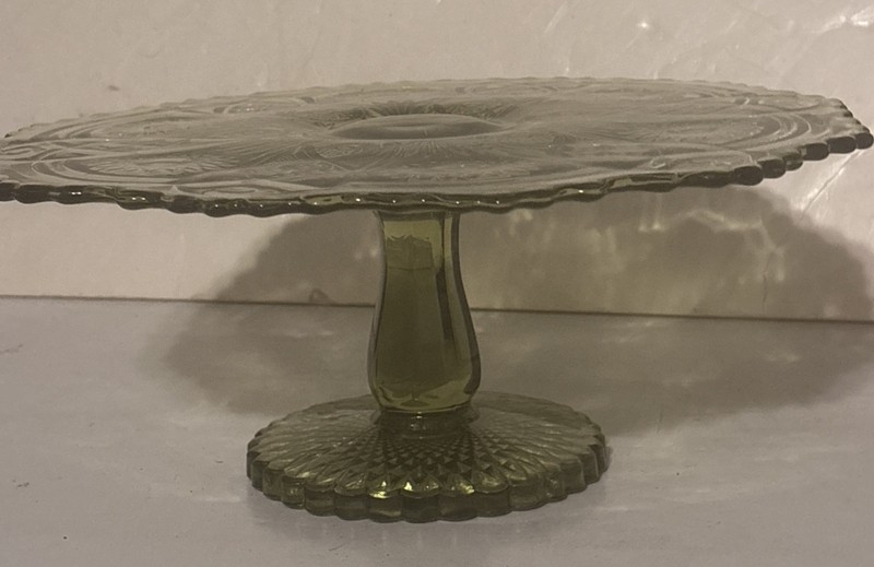 Vntg Mid Century ￼LE Smith 13” Pressed Glass Pedestal Cake Plate Avocado Green