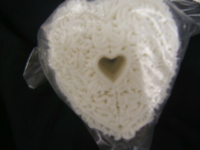 Lot of 2 Wilton Lacy Hearts 12 Plastic Cake Decorations NIB gallery