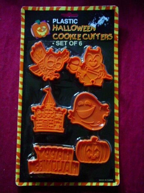 (6) HALLOWEEN Plastic COOKIE CUTTERS -Owl, Ghost, Devil, Haunted Castle, Pumpkin