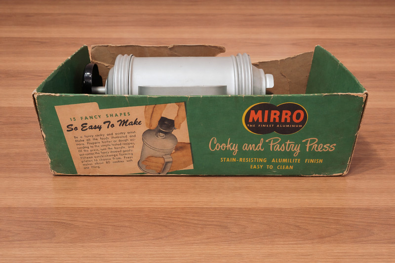 Vintage MIRRO USA Aluminum Cooky & Pastry Press w/ 15 Shaped Tips #358 AM gallery