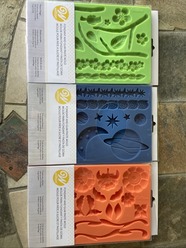 Wilton Fondant/Gum Paste Molds Set of 3 (Floral & Space) Brand New