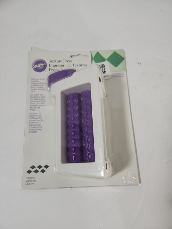 Wilton Cake Decorating Texture Press Diamond Pattern Emboss Design Tool – NEW