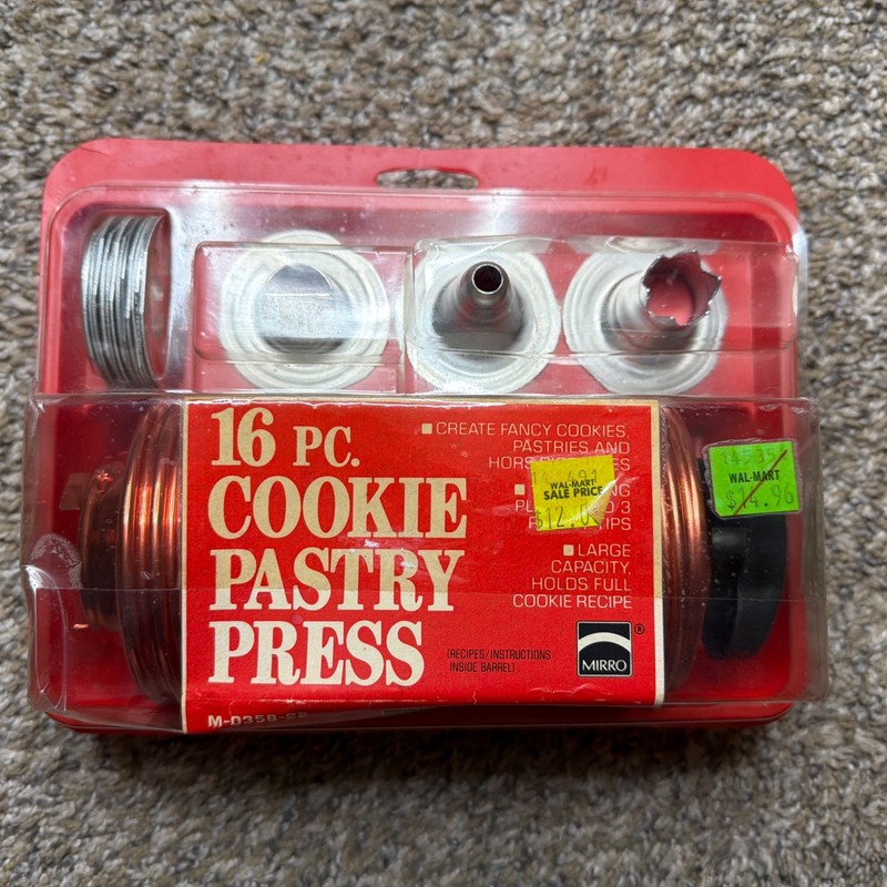 Mirro M-0358-22 Cookie Pastry Press Maker - 16 Piece - NEW in BOX - COMPLETE! gallery