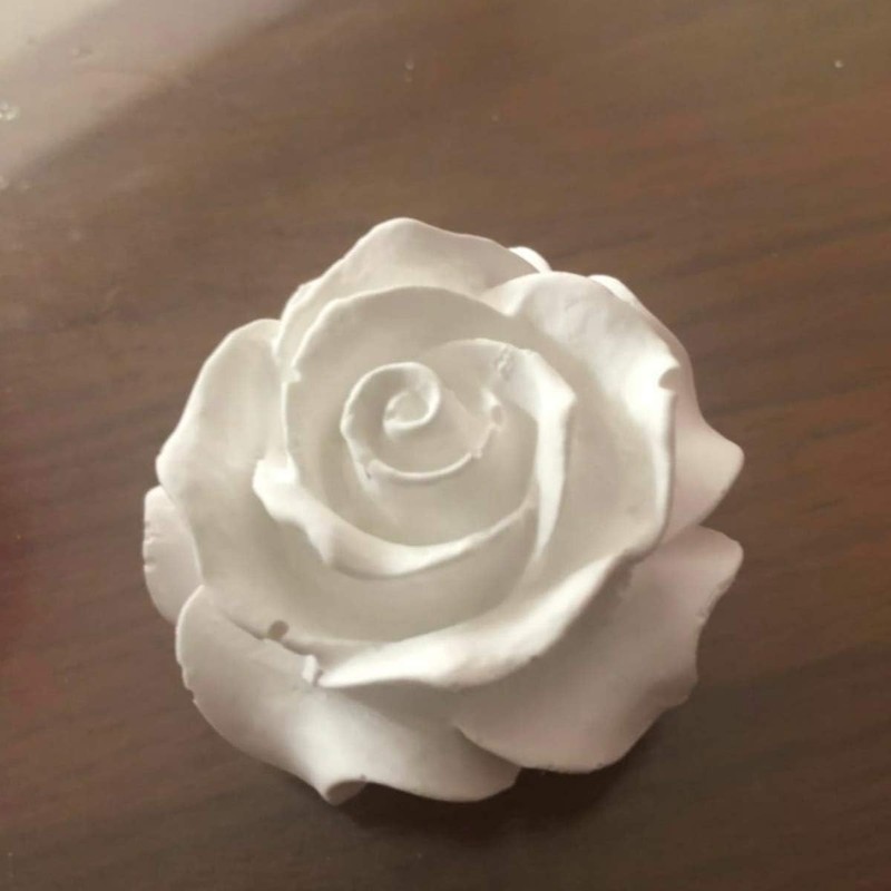 Food-Grade Silicone Rose Mold for Cakes, Jellies, and Chocolates - Easy Clean gallery