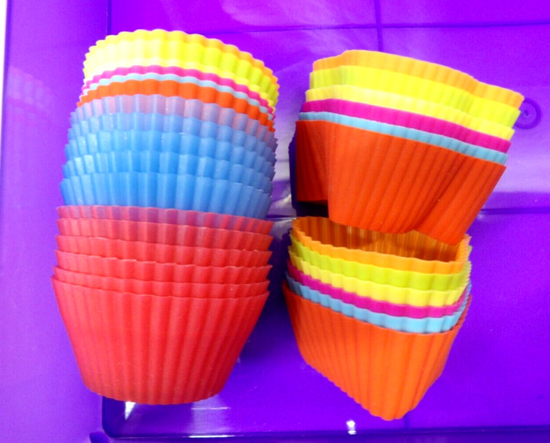 Silicone Cupcake Baking Molds• Lot Of 29• Multi-Color• 3 Shapes• gallery