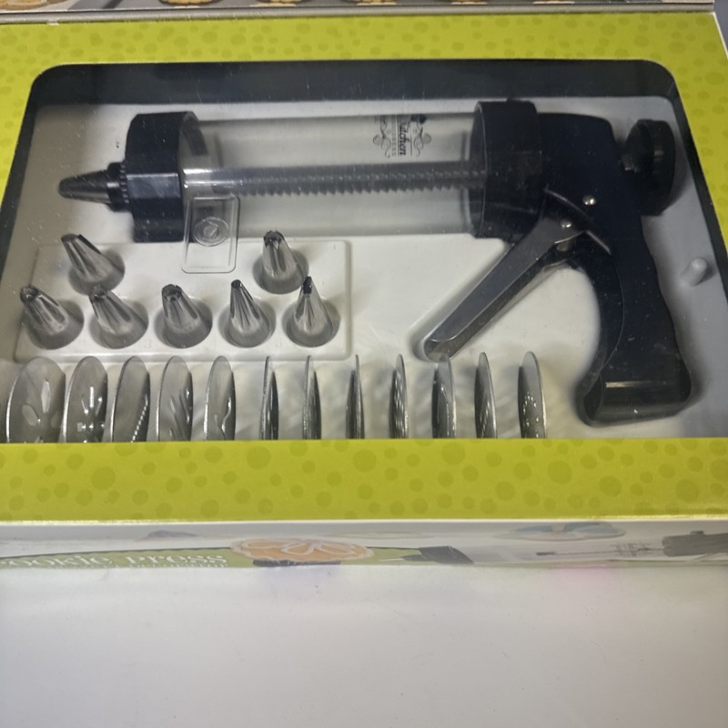 Nicole's Kitchen Cookie Press & Dessert Decorator NEW NIB W/ Accessories gallery