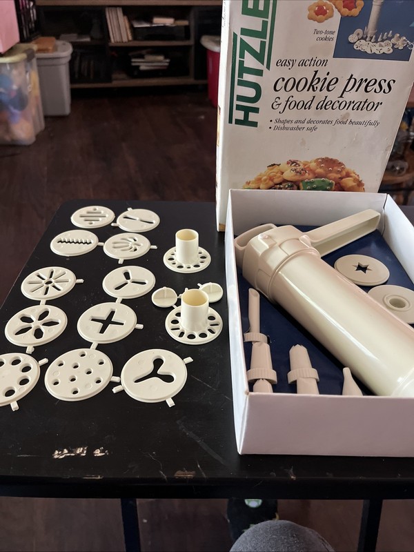 Hutzler Cookie Press & Food Decorator 23 pcs. Holiday. No Christmas Tree Disc gallery