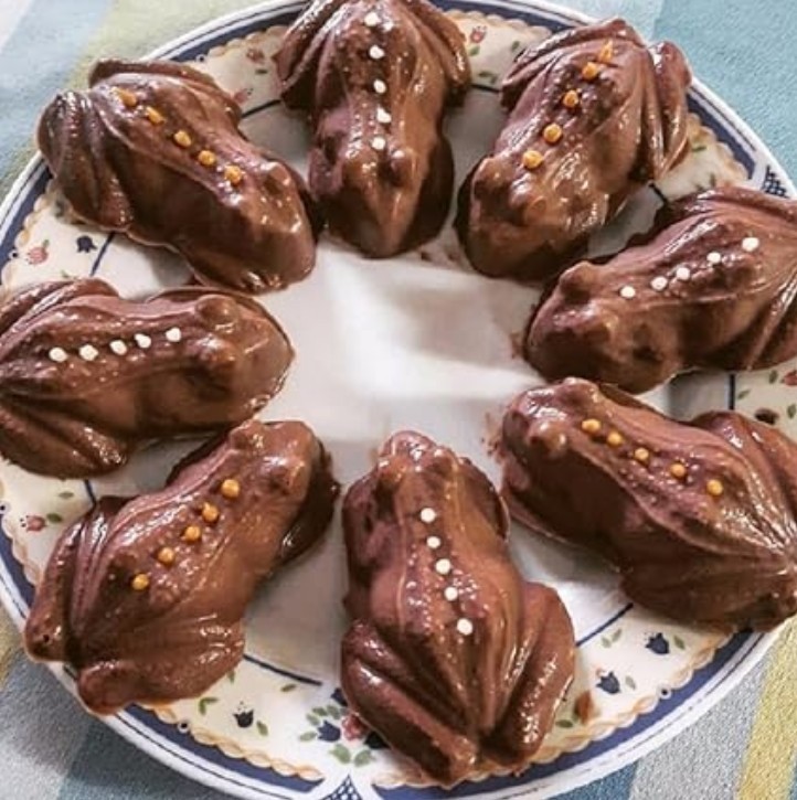LOT of 4 Chocolate Frog Candy Molds Harry Potter Honeydukes Party Favor Mold NEW
